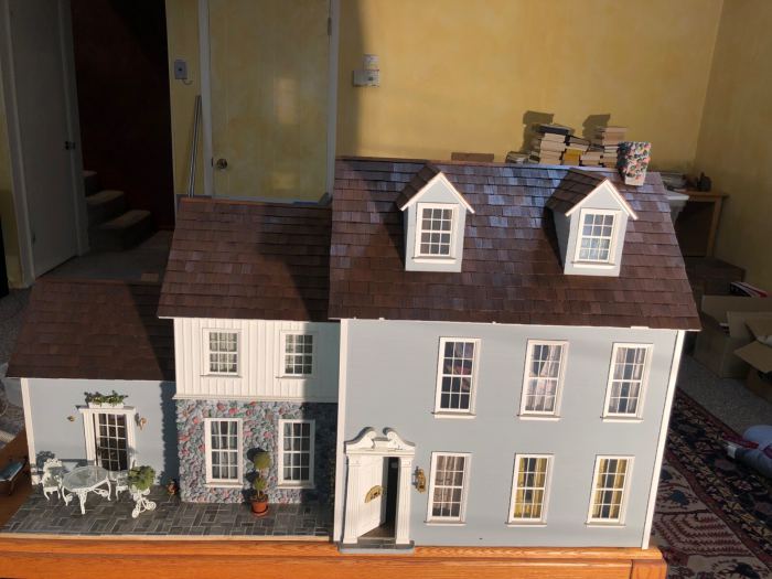 Dollhouse--Custom Made--1:12 scale