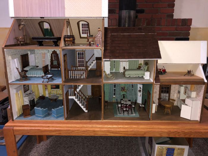 Dollhouse--Custom Made--1:12 scale