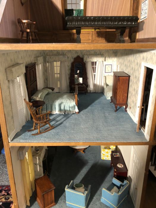 Dollhouse--Custom Made--1:12 scale