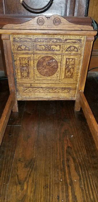ANTIQUE BLISS ? LITHOGRAPH OVER WOOD VICTORIAN DOLL BED 