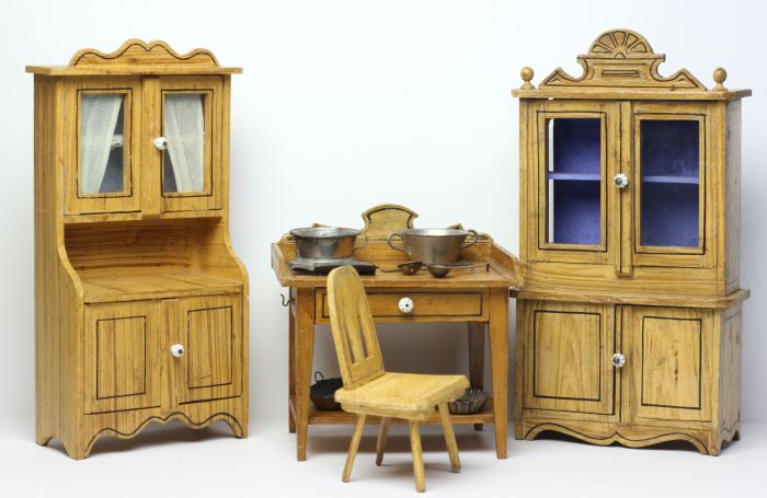 Antique German Dollhouse Christian Hacker Painted Kitchen Furniture Miniature