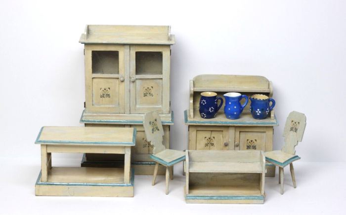 Antique German Dollhouse 6 Piece Kitchen Furniture by Christian Hacker Miniature