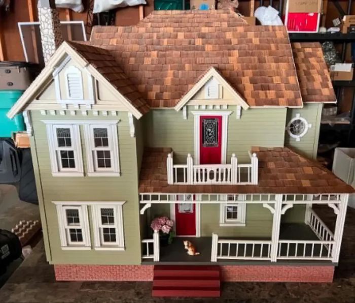Vintage DuraCraft Bellingham Farmhouse Dollhouse 1:12 Scale Completed Furnished