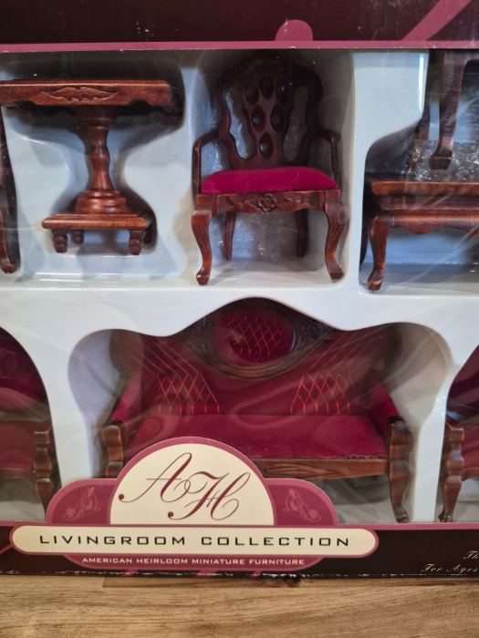 American Heirloom Miniature Dollhouse Living Room Collection New in Box
