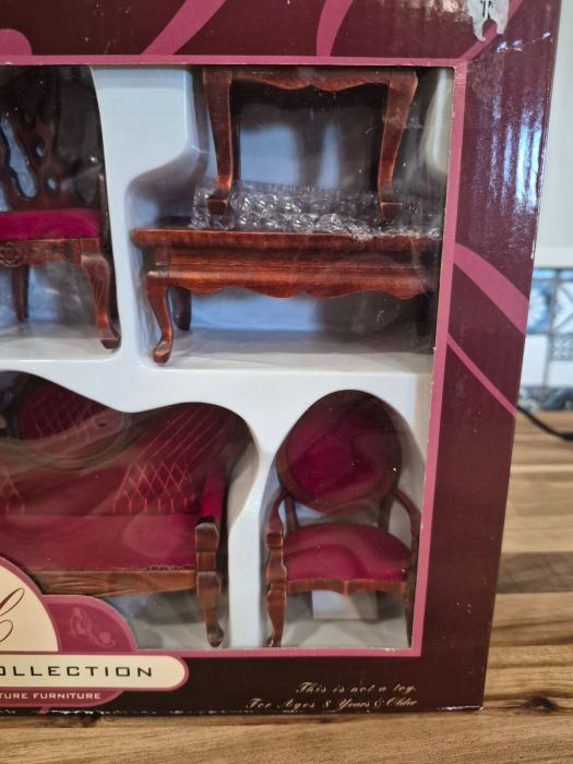 American Heirloom Miniature Dollhouse Living Room Collection New in Box