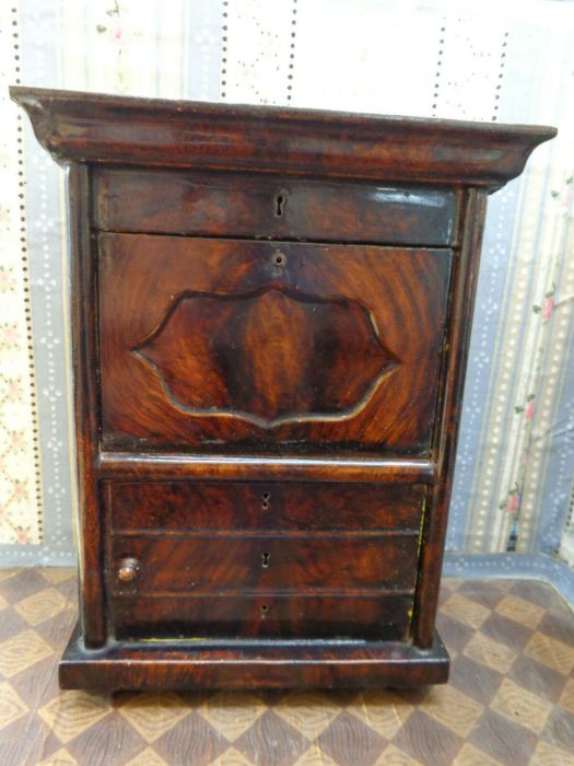 Antique dollhouse furniture Rock & Graner antique tin toy for doll house