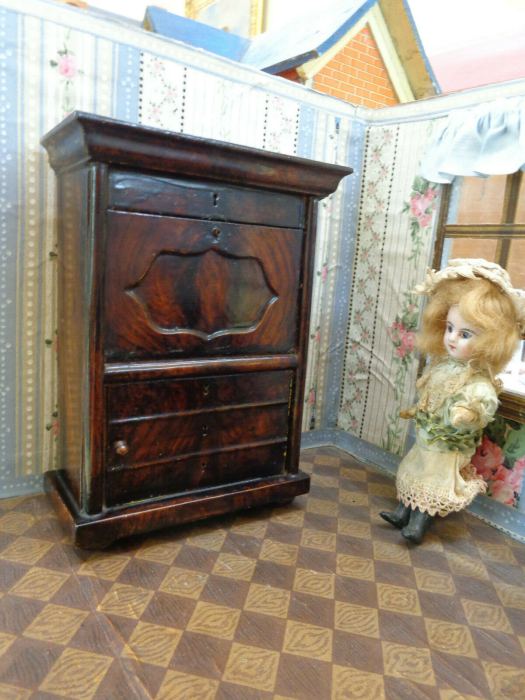 Antique dollhouse furniture Rock & Graner antique tin toy for doll house