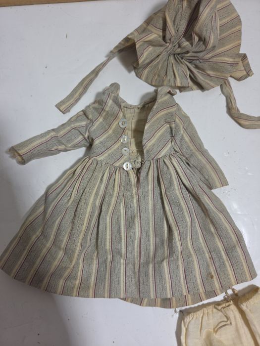 11" Antique 1911 Schoenhut Doll  ~Jointed Wooden Doll Very Nice Condition TD48D